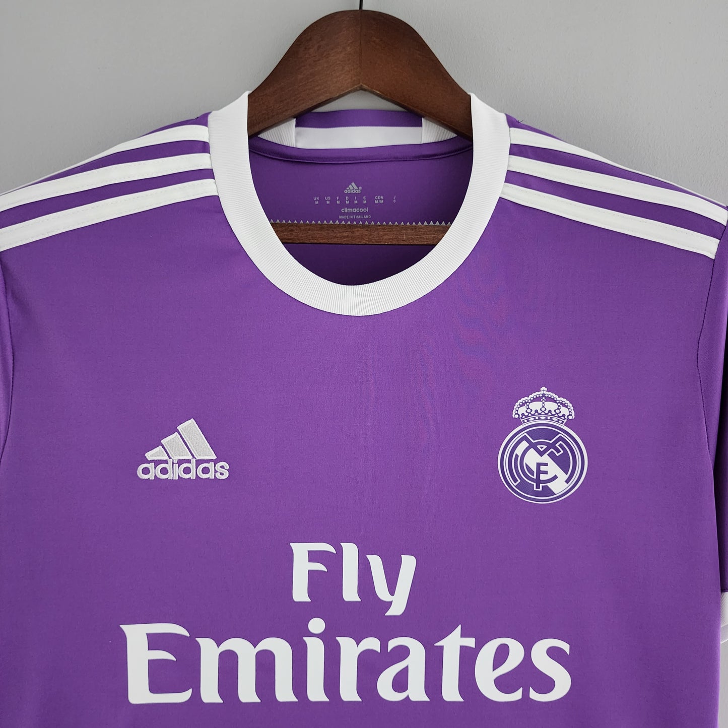 Camisa Real Madrid RETRO 2016/2017 roxo